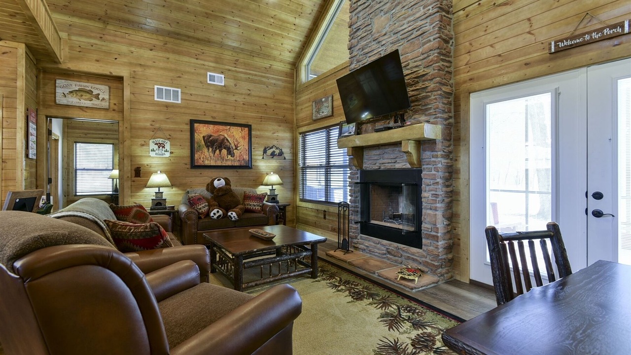 Photo of Livingroom in Branson Cedars