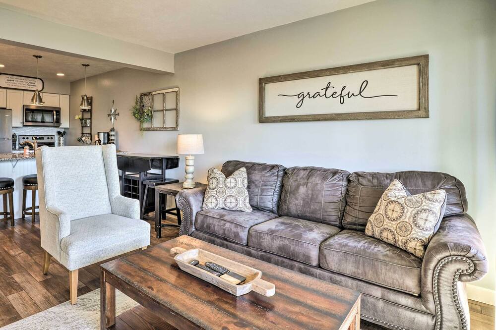 Photo of Livingroom in Notch Estates