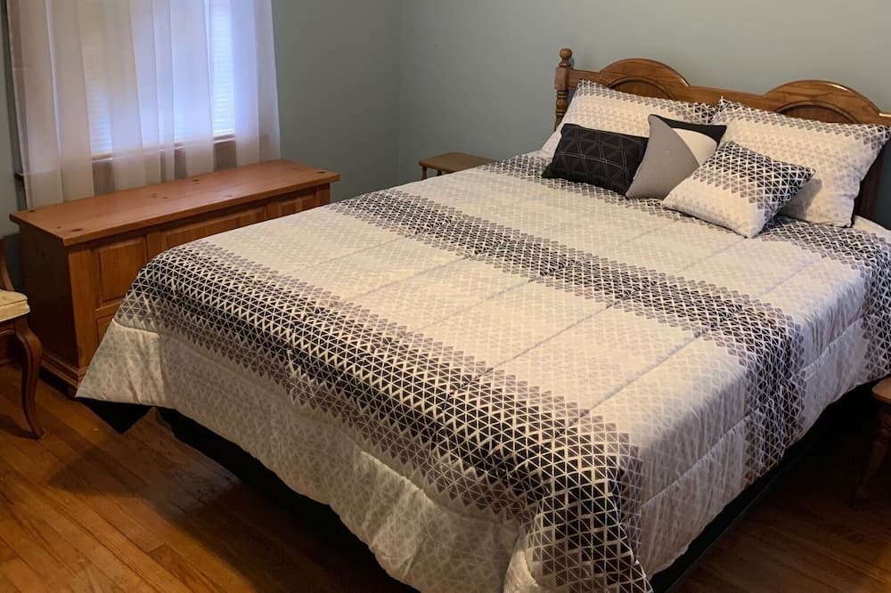 Photo of Bedroom in Lake City