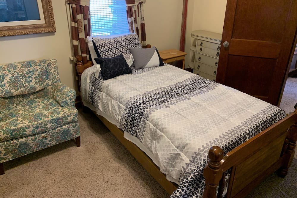 Photo of Bedroom in Lake City