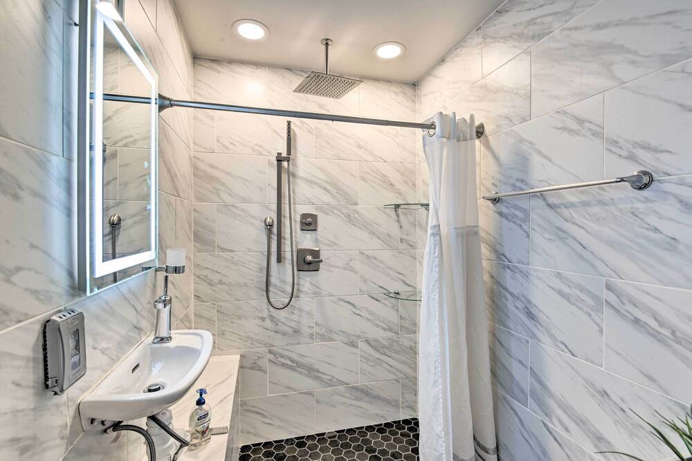 Photo of Bathroom in Woodbine