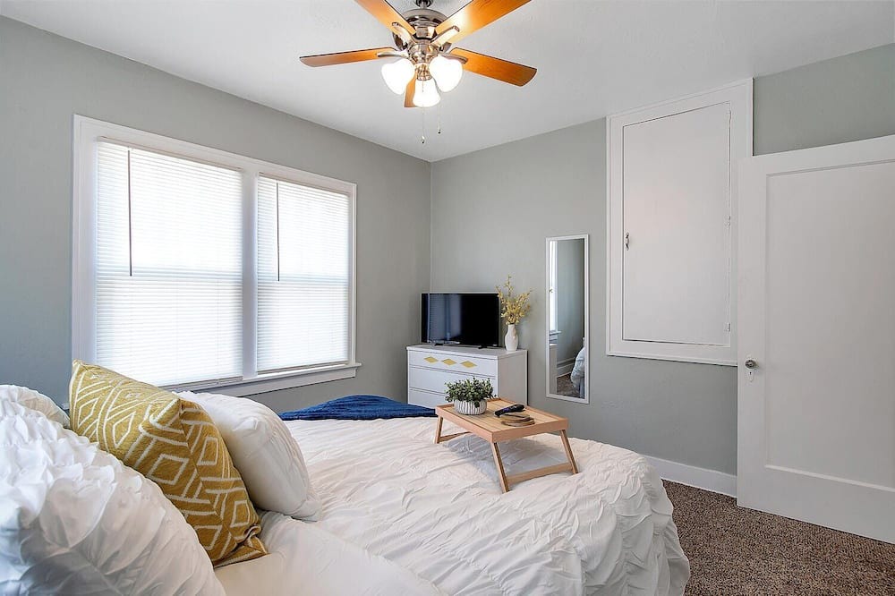 Photo of Bedroom in Hutchinson