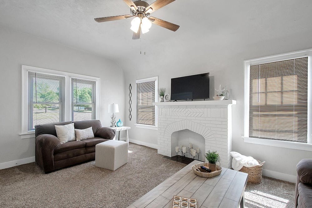 Photo of Livingroom in Hutchinson