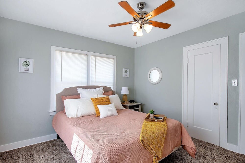 Photo of Bedroom in Hutchinson