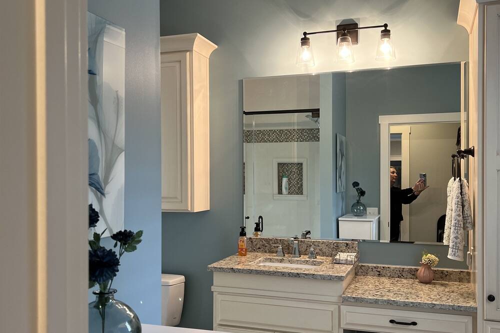 Photo of Bathroom in Prospect