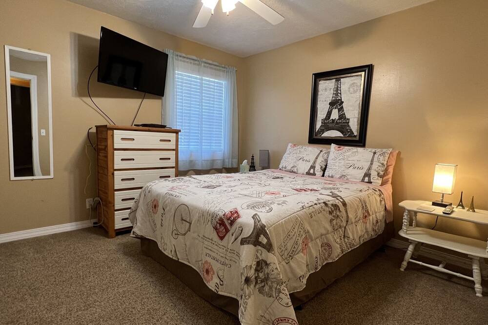 Photo of Bedroom in Rogersville