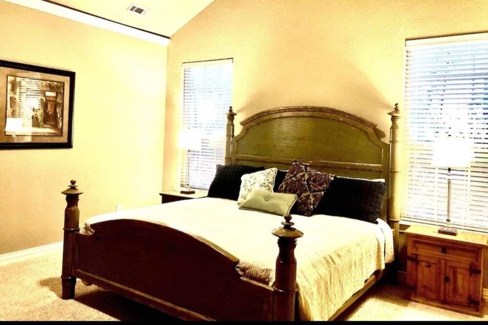 Photo of Bedroom in Gravette