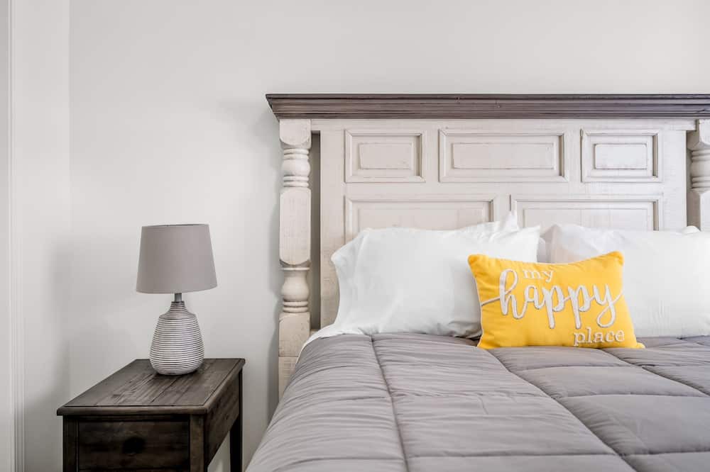 Photo of Bedroom in Lampe