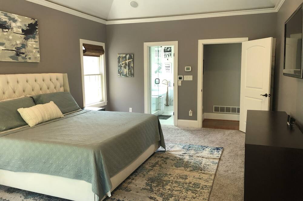 Photo of Bedroom in Shakes Run