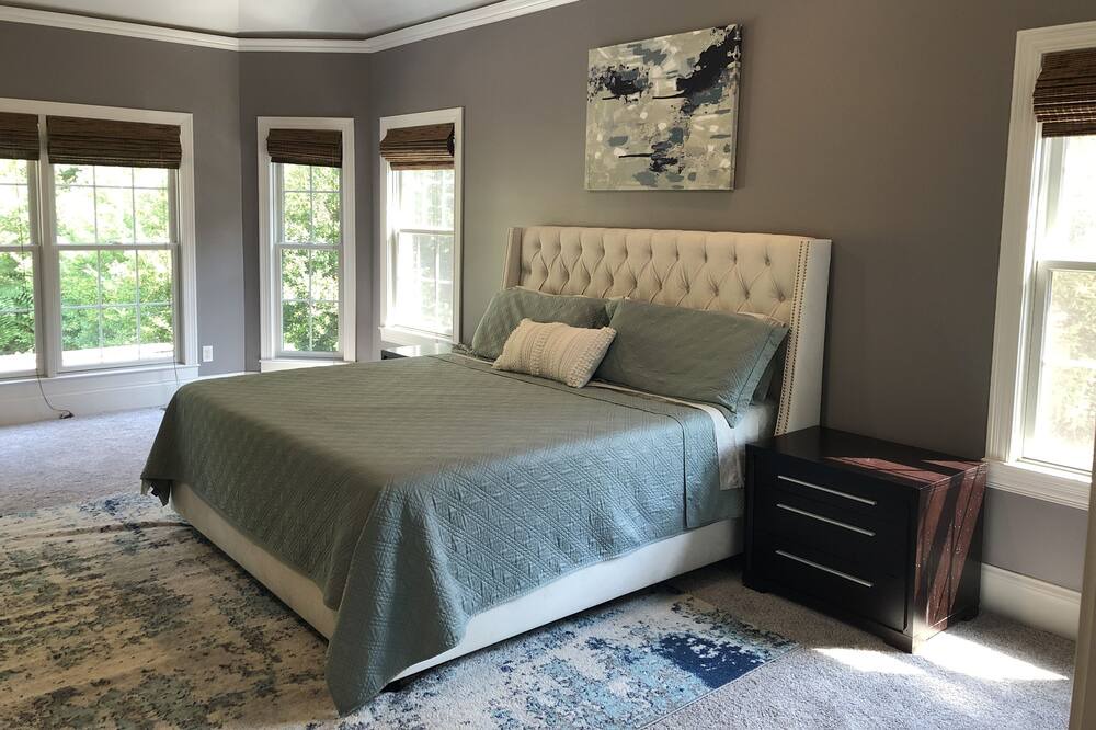 Photo of Bedroom in Shakes Run