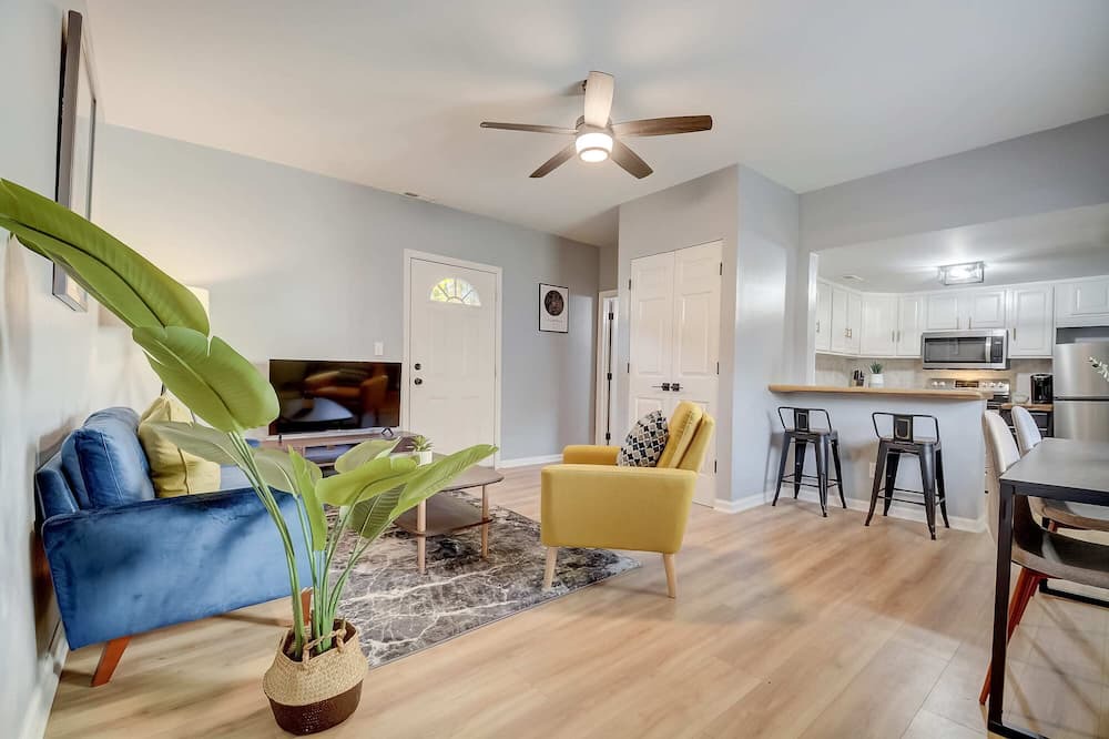 Photo of Livingroom in Merriwether