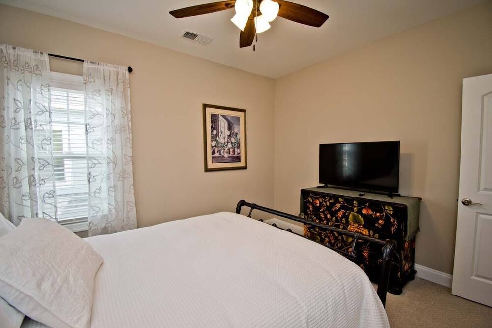 Photo of Bedroom in Morehead City