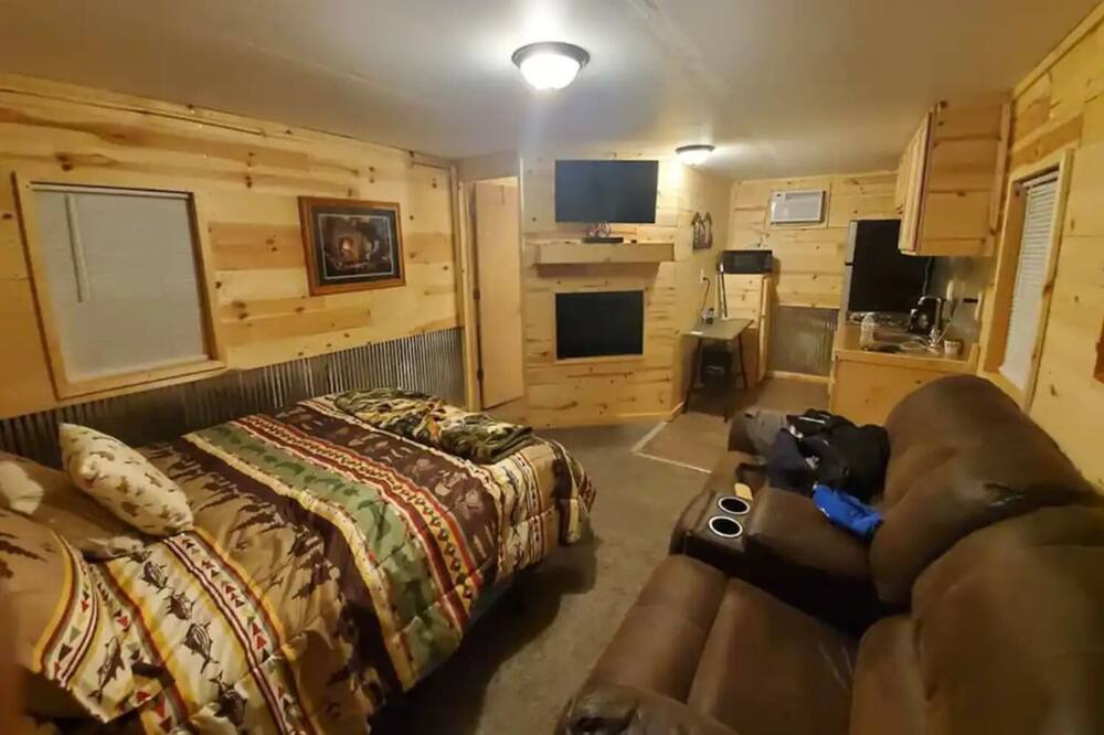 Photo of Bedroom in Alton