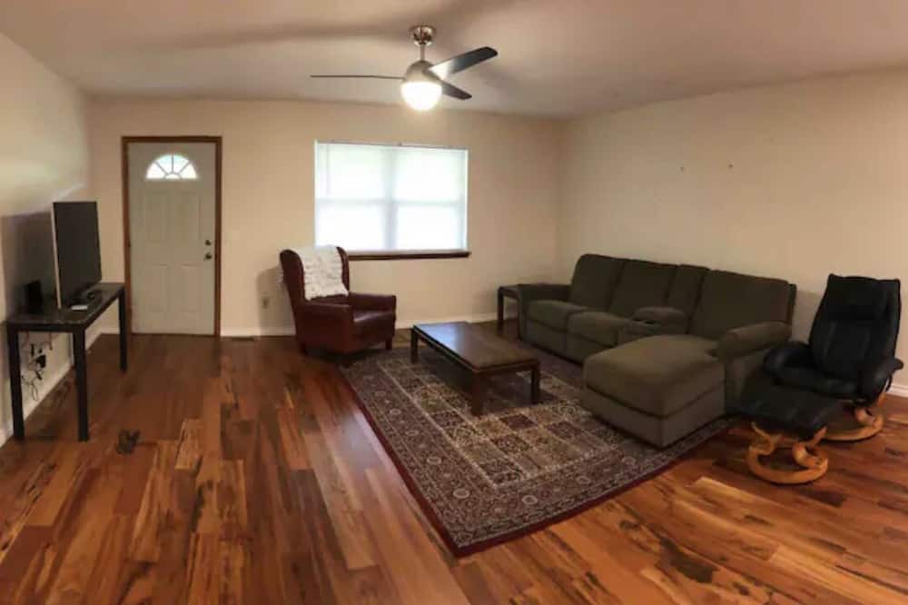 Photo of Livingroom in Moodys