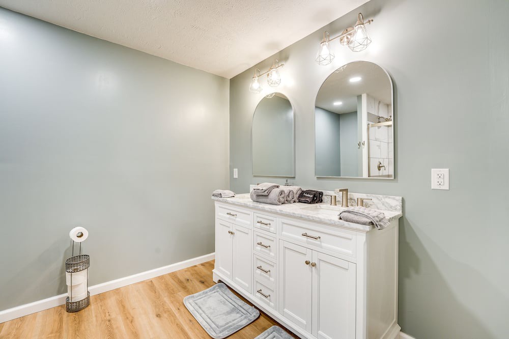 Photo of Bathroom in Shell Knob