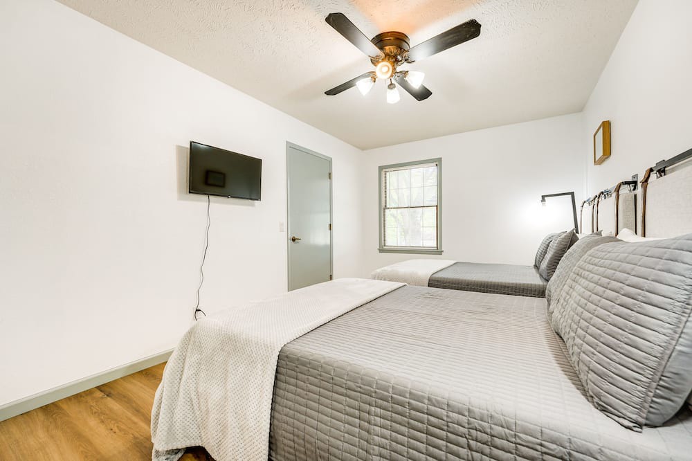 Photo of Bedroom in Shell Knob