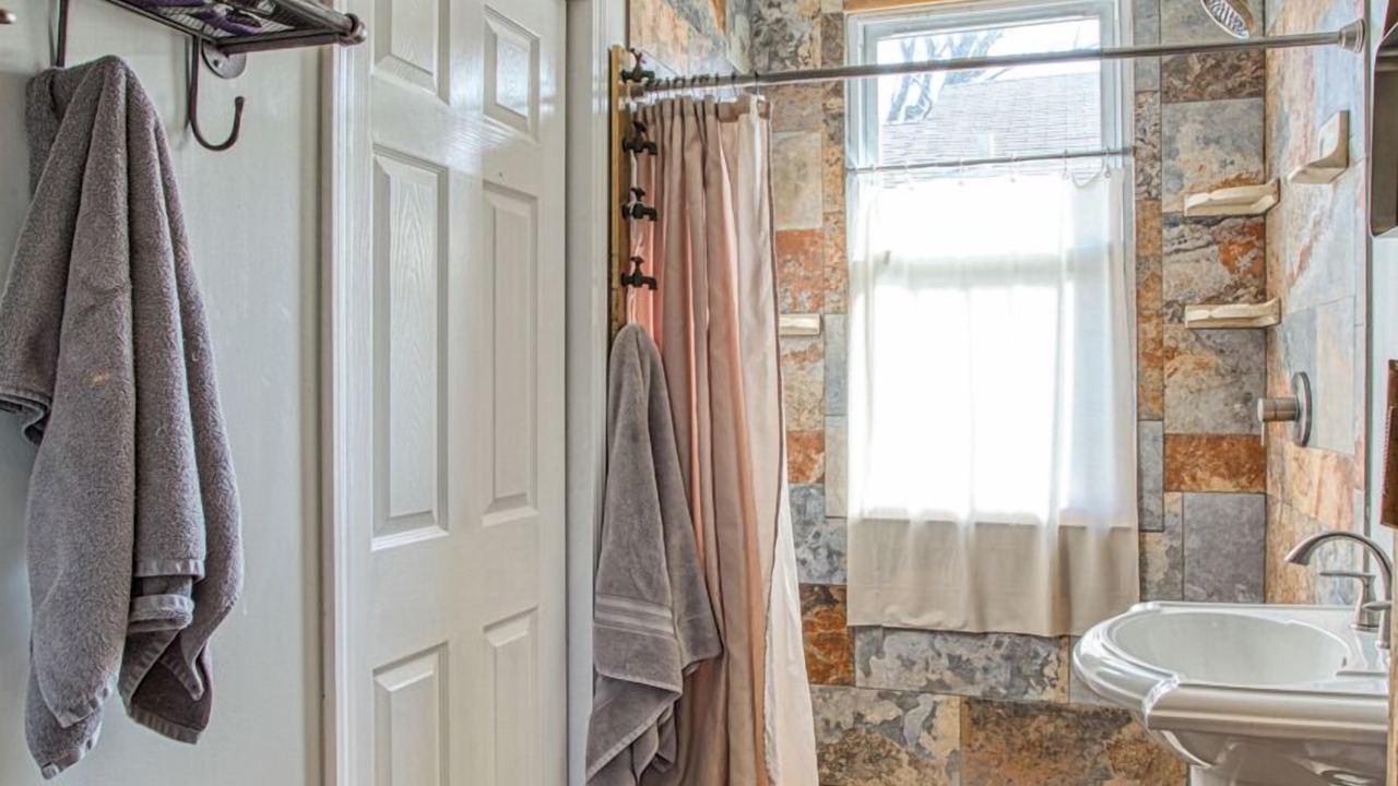 Photo of Bathroom in Buechel