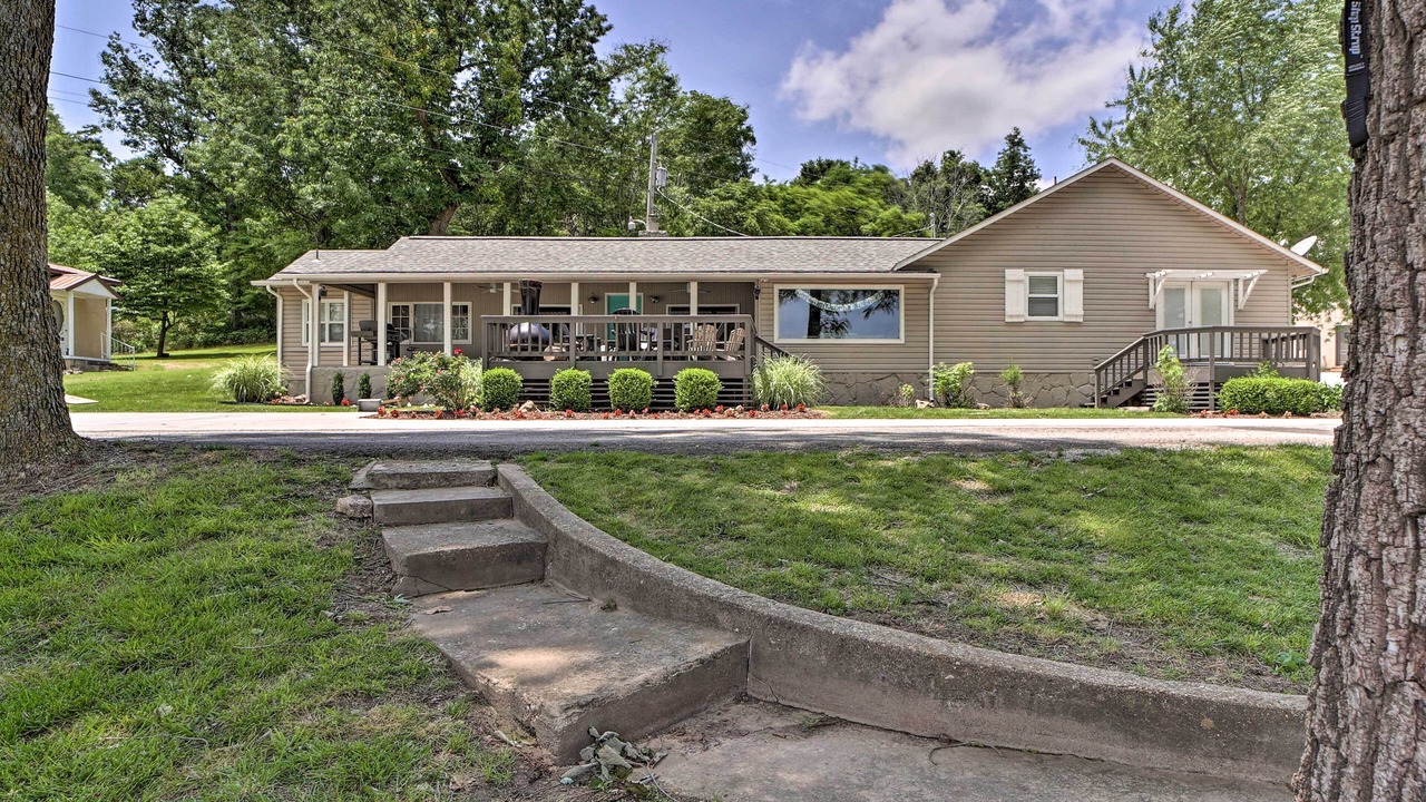 Photo of Others in Cleora