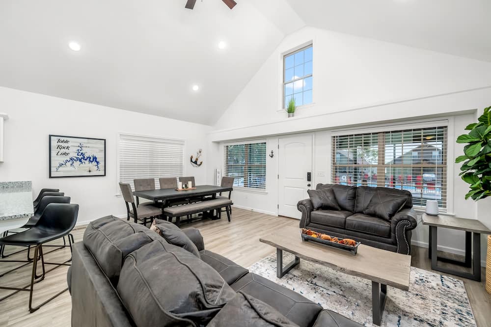 Photo of Livingroom in Shell Knob