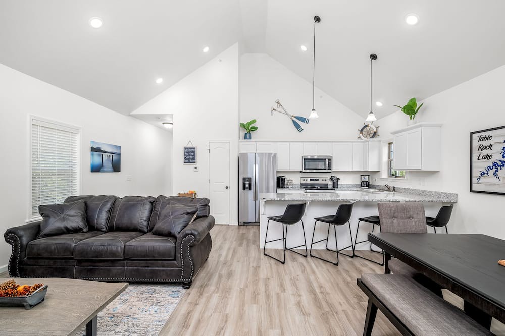 Photo of Livingroom in Shell Knob