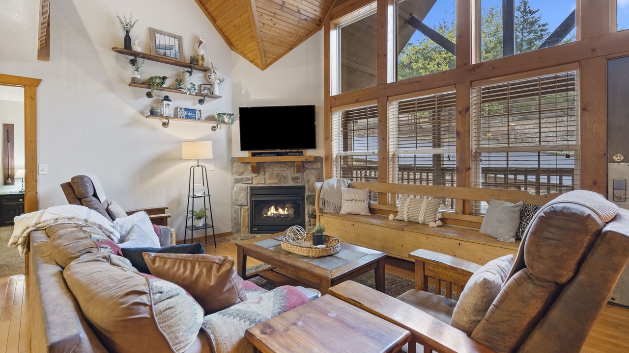 Photo of Livingroom in Branson West