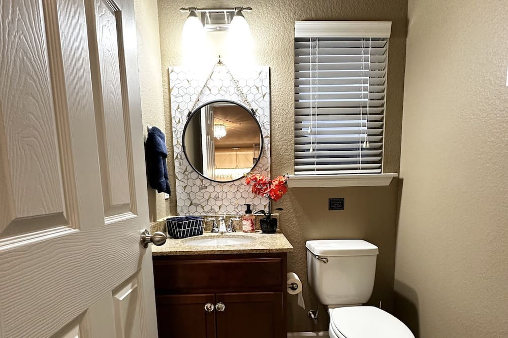 Photo of Bathroom in Alexander