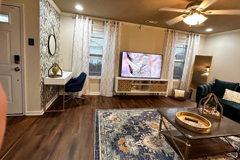 Photo of Livingroom in Alexander
