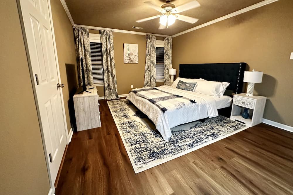 Photo of Bedroom in Alexander