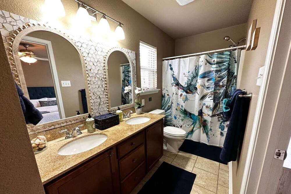 Photo of Bathroom in Alexander