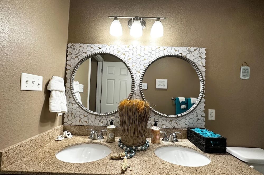 Photo of Bathroom in Alexander
