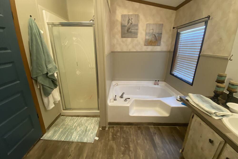 Photo of Bathroom in Checotah