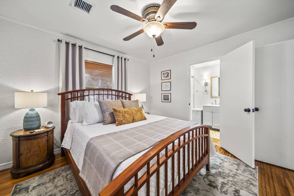 Photo of Bedroom in Turner Park