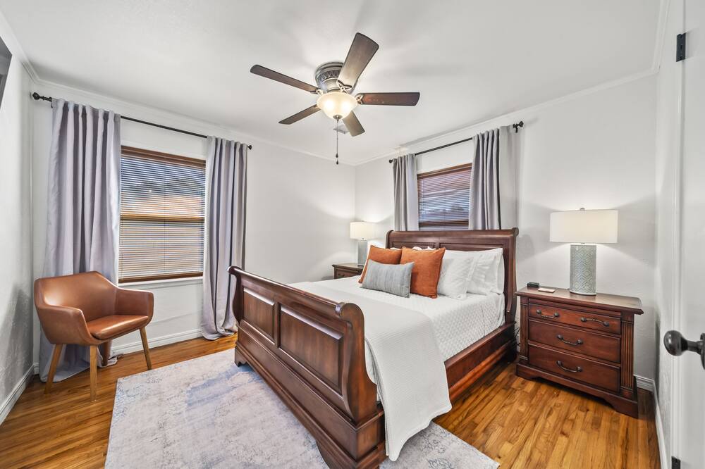 Photo of Bedroom in Turner Park