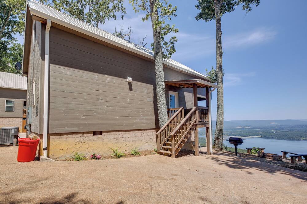 Photo of Outdoor in Bryant