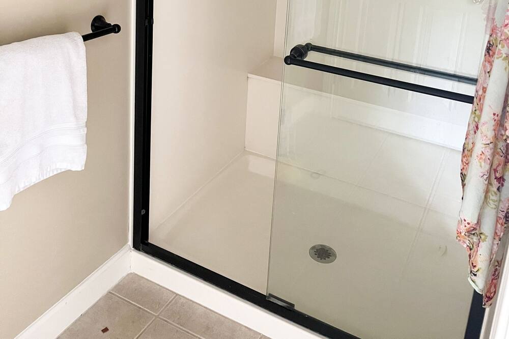 Photo of Bathroom in Prospect