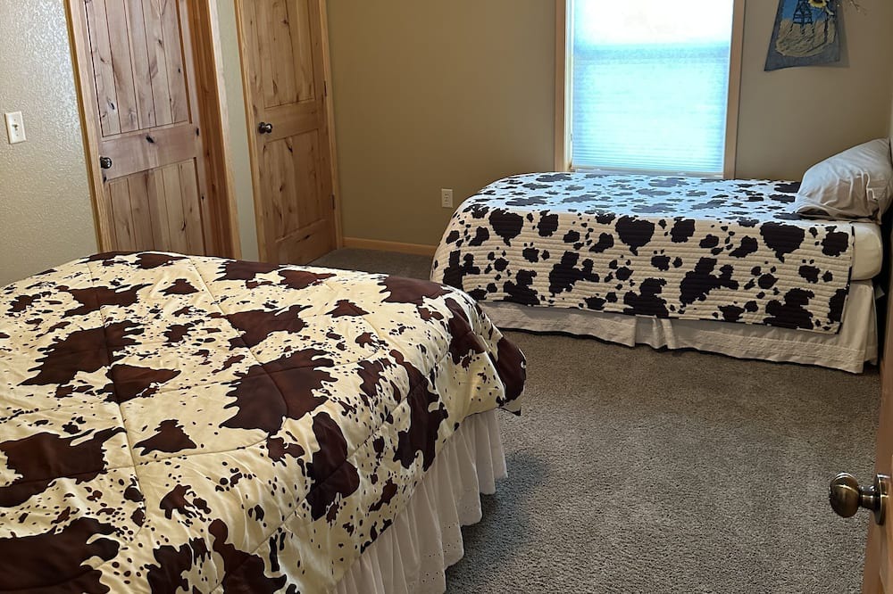 Photo of Bedroom in Gove County
