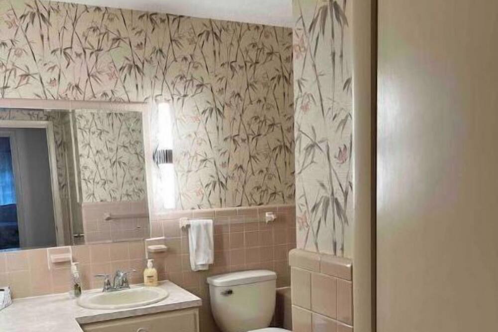 Photo of Bathroom in Radcliff