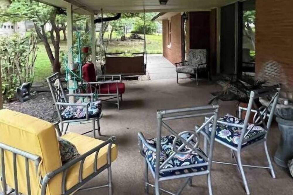 Photo of Patio Balcony in Radcliff
