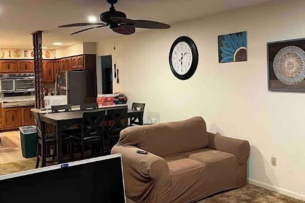 Photo of Livingroom in Radcliff