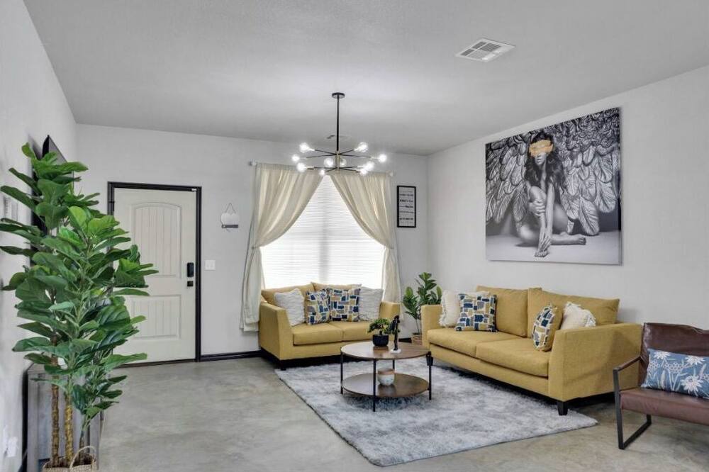 Photo of Livingroom in Turner Park