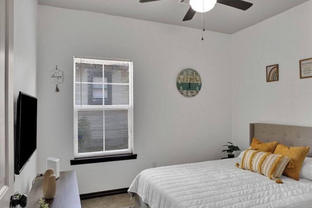 Photo of Bedroom in Turner Park