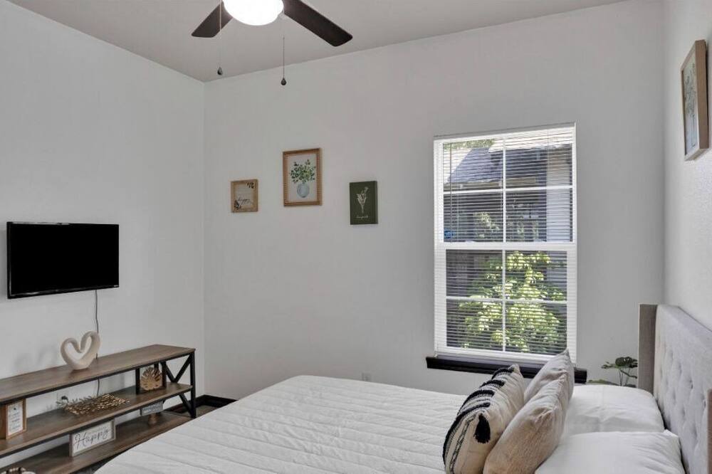 Photo of Bedroom in Turner Park