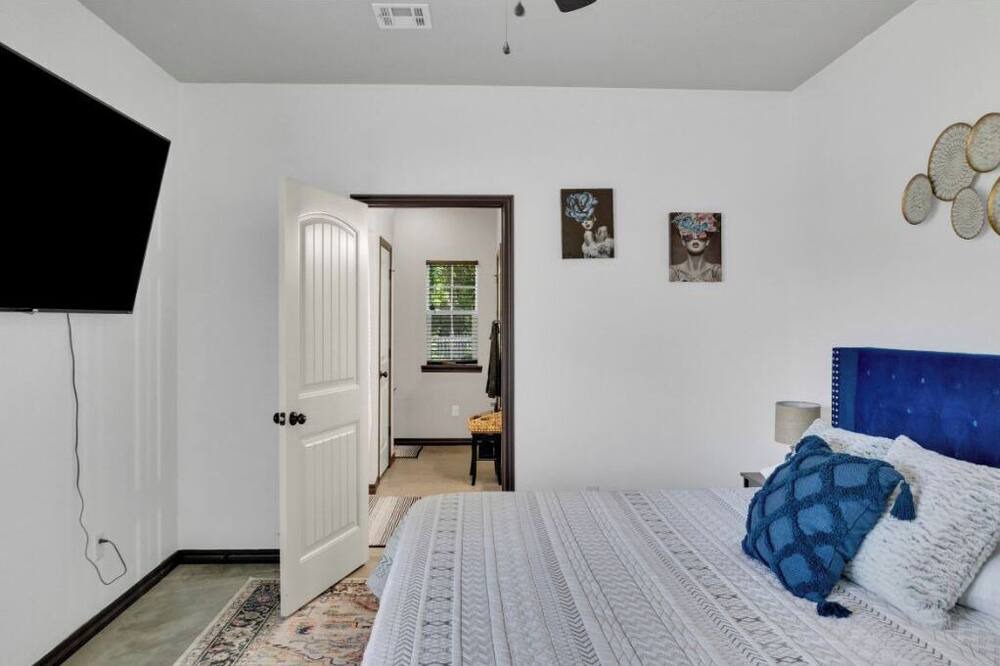 Photo of Bedroom in Turner Park