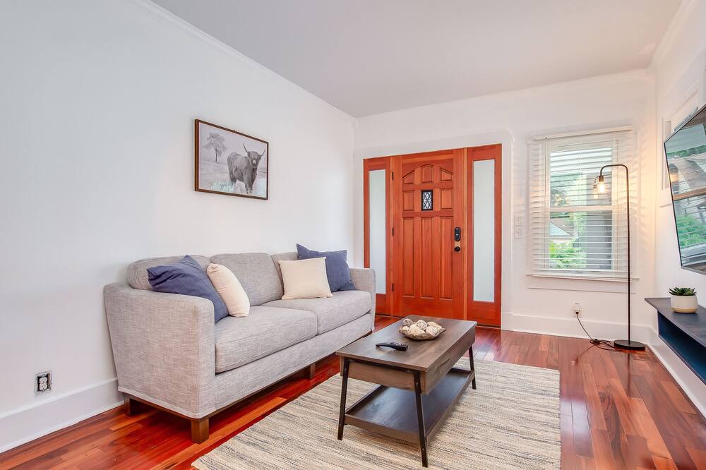 Photo of Livingroom in Wyandotte