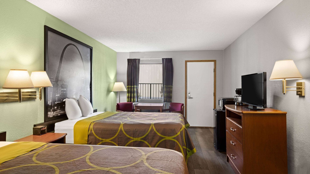 Photo of Bedroom in Branson Theater District