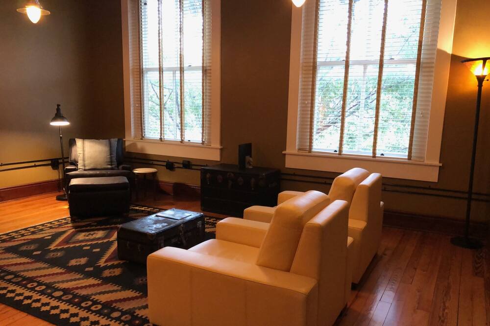 Photo of Livingroom in Ozark
