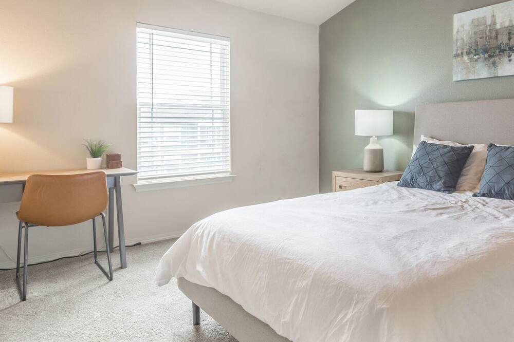 Photo of Bedroom in Broken Arrow