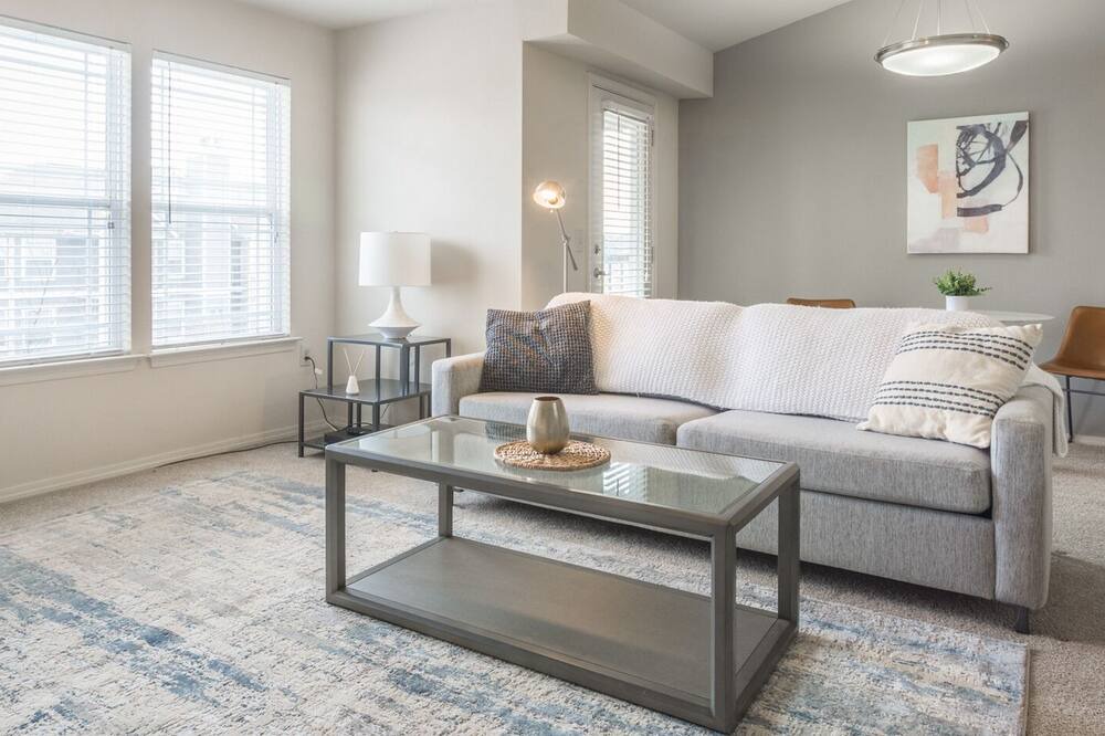 Photo of Livingroom in Broken Arrow