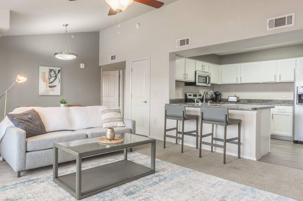 Photo of Livingroom in Broken Arrow
