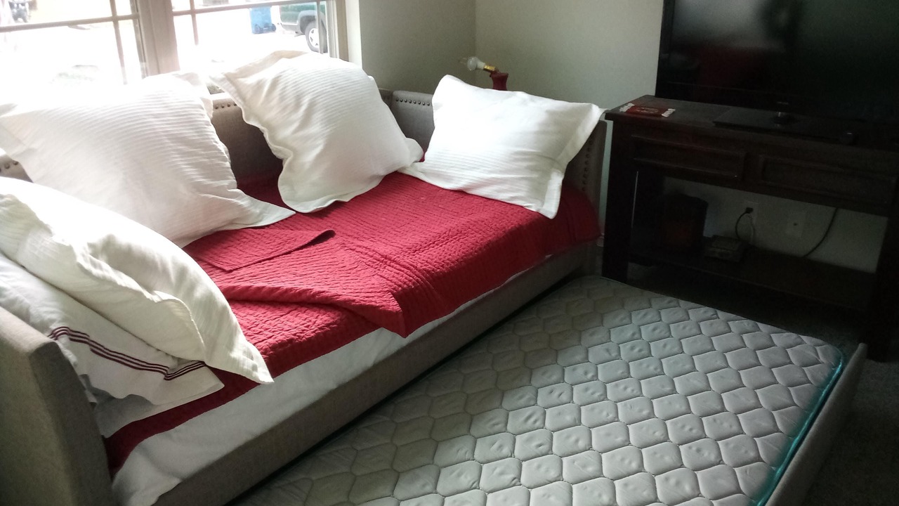 Photo of Bedroom in Rockaway Beach